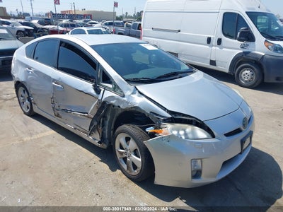 TOYOTA PRIUS V 2010