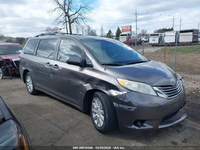 TOYOTA SIENNA 2011