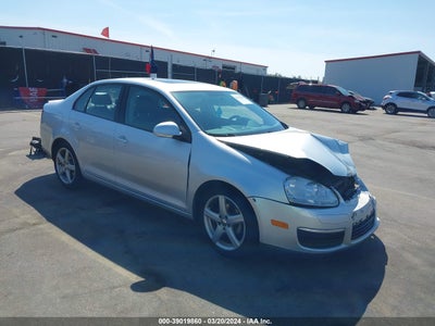 VOLKSWAGEN JETTA 2010