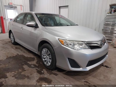 TOYOTA CAMRY 2014