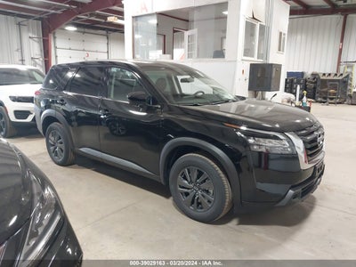 Nissan Pathfinder 2024