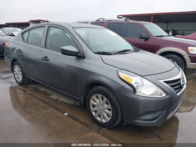 NISSAN VERSA 2017