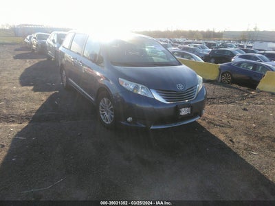 TOYOTA SIENNA 2017