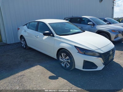 Nissan Altima 2024