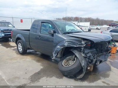 NISSAN FRONTIER 2013