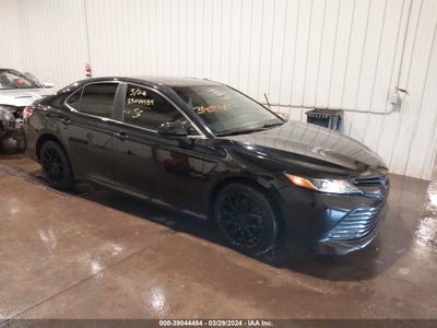 TOYOTA CAMRY 2018