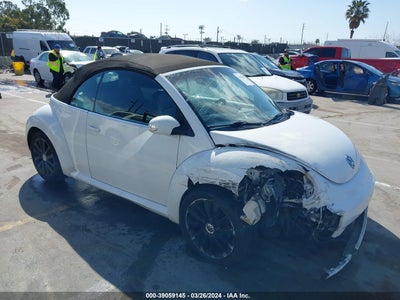 VOLKSWAGEN NEW BEETLE 2010