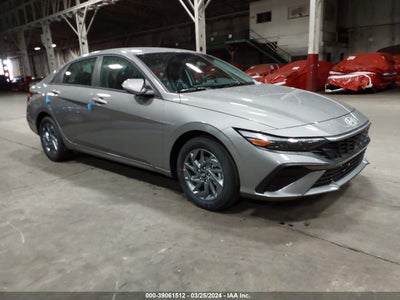 Hyundai Elantra 2024