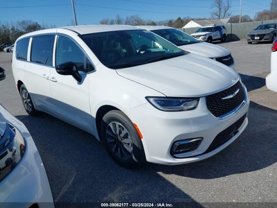 Chrysler Pacifica 2024
