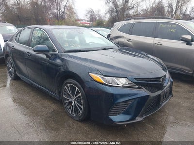 TOYOTA CAMRY 2019
