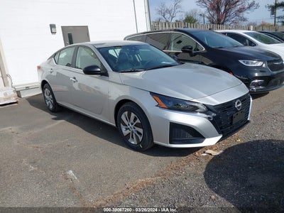 Nissan Altima 2024