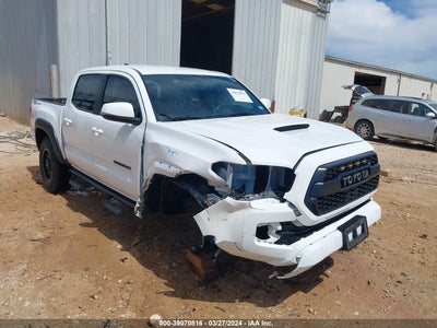 TOYOTA TACOMA 2017