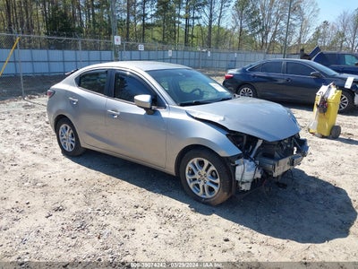 Scion Ia 2016