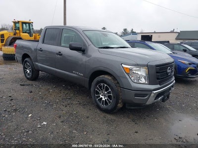 Nissan Titan 2024
