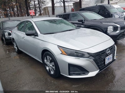 Nissan Altima 2024