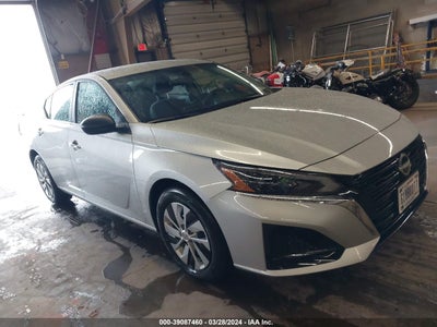 Nissan Altima 2024