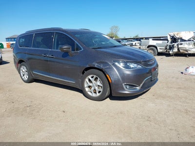 CHRYSLER PACIFICA 2017