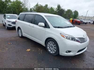 TOYOTA SIENNA 2015