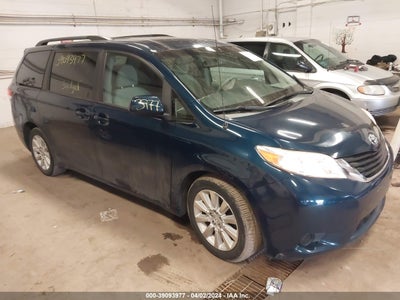 TOYOTA SIENNA 2012