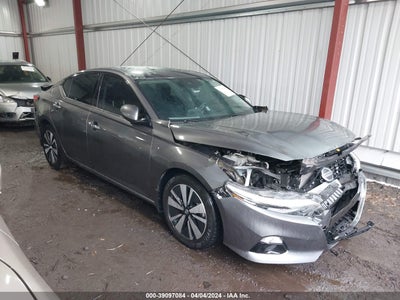 Nissan Altima 2021