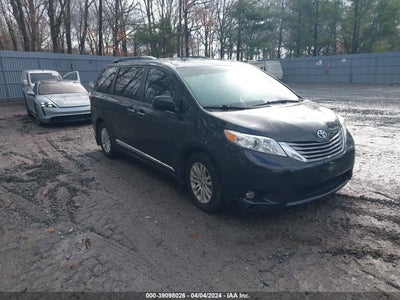 Toyota Sienna 2016