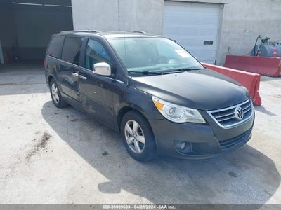 Volkswagen Routan 2011