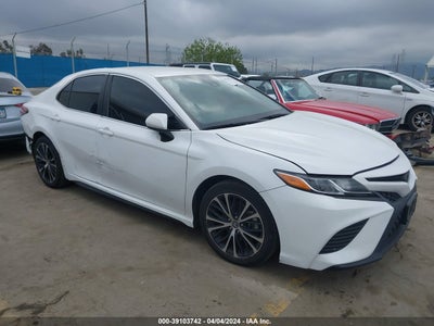 TOYOTA CAMRY 2019