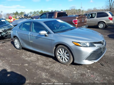 TOYOTA CAMRY 2018