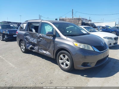 TOYOTA SIENNA 2011
