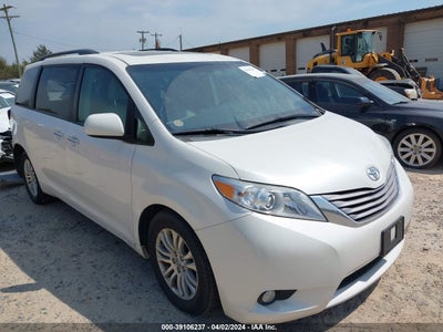 TOYOTA SIENNA 2017