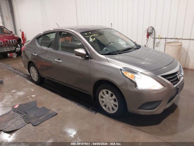 NISSAN VERSA 2017