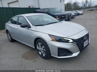 Nissan Altima 2024