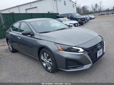 Nissan Altima 2024