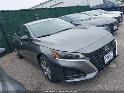 Nissan Altima 2024