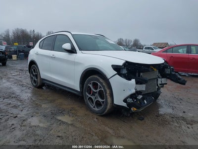 Alfa romeo Stelvio 2022