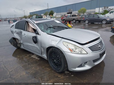 INFINITI JOURNEY 2013