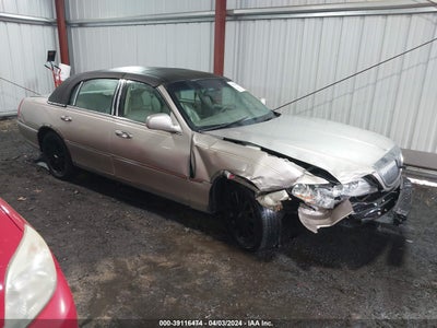 LINCOLN TOWN CAR 2003