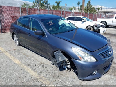 INFINITI JOURNEY 2011
