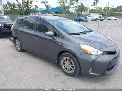 TOYOTA PRIUS V 2015