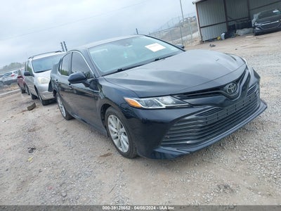 TOYOTA CAMRY 2020
