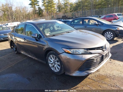 TOYOTA CAMRY 2018