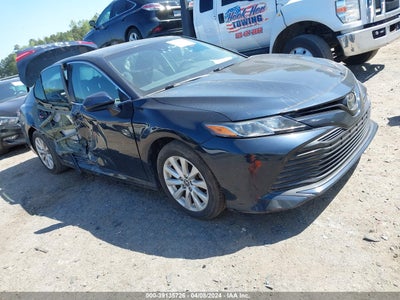 TOYOTA CAMRY 2018