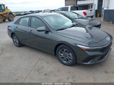 Hyundai Elantra 2024