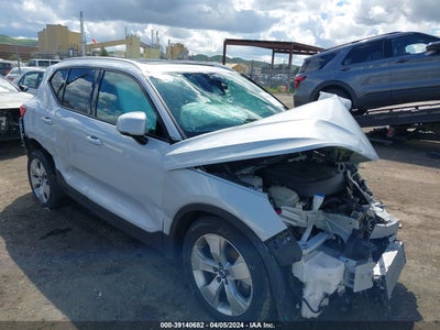 VOLVO XC40 2020