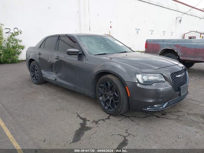 CHRYSLER 300 2019