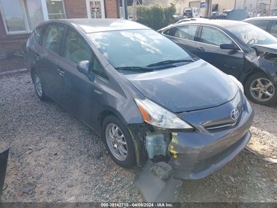 TOYOTA PRIUS V 2014