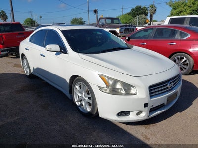 Nissan Maxima 2010