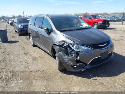 CHRYSLER PACIFICA 2017
