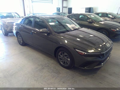 Hyundai Elantra 2024