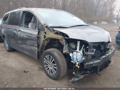 TOYOTA SIENNA 2018